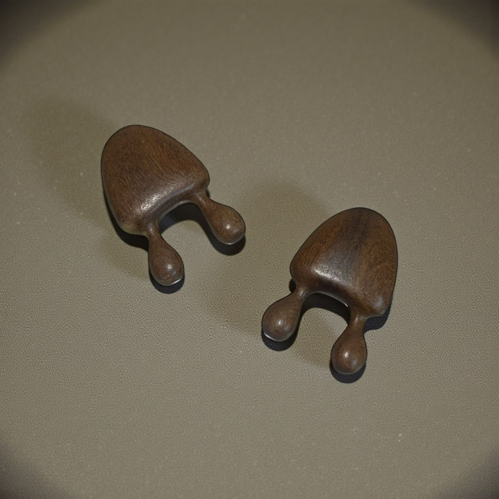 Soothing face &amp; eye massage tools made of sandalwood – 2 pieces