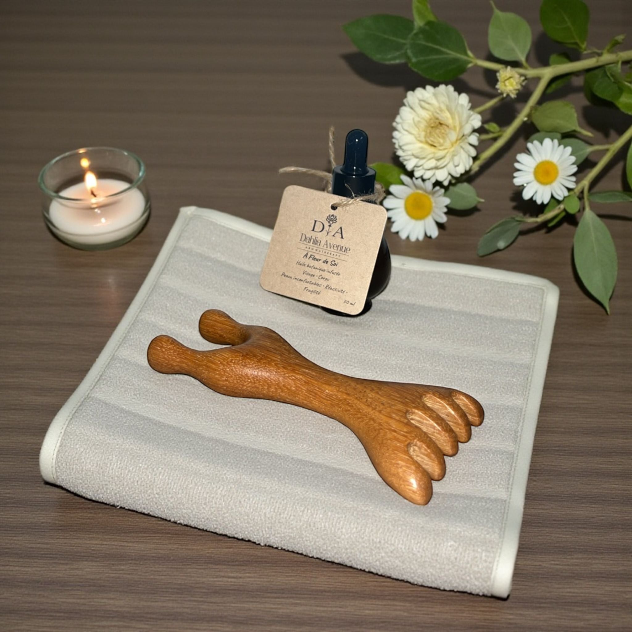 Appareil multifonction de massage en bois de santal – visage, yeux & cuir chevelu