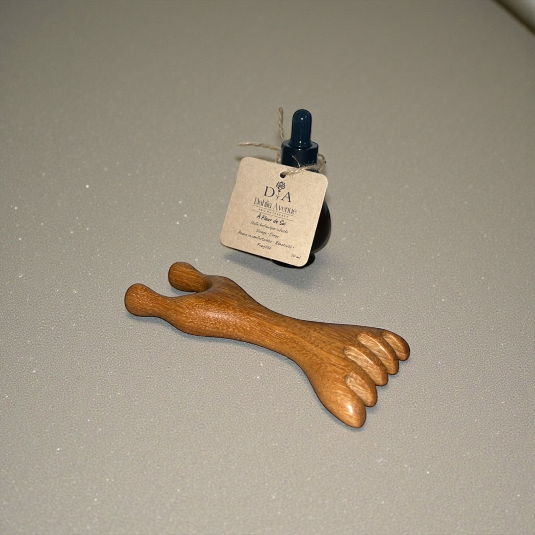 Appareil multifonction de massage en bois de santal – visage, yeux & cuir chevelu