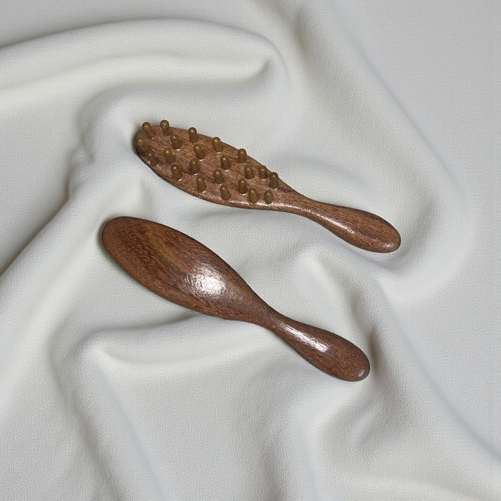 Thick-toothed massage comb – sandalwood